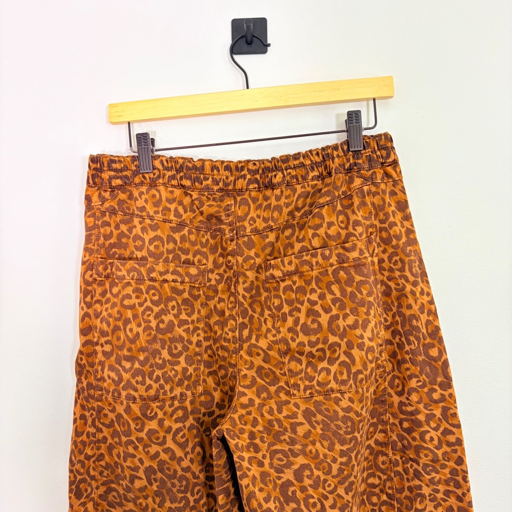 Pilcro Anthropologie Izzie Relaxed Sateen Pull-On Barrel Pants Leopard Print M - Picture 6 of 8